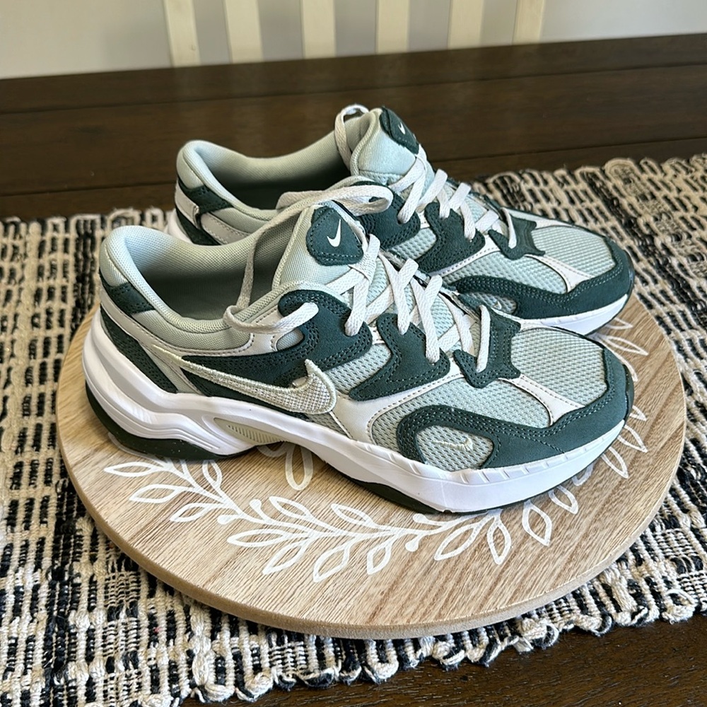 Womens AL8 Nike Sneakers